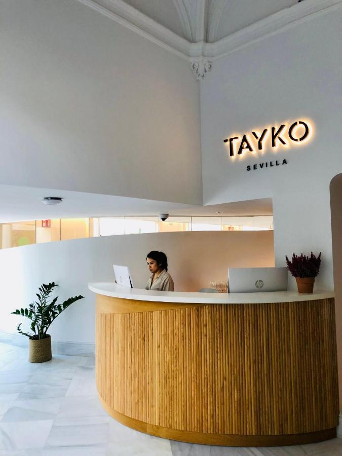 Hotel Tayko Sevilla ภายนอก รูปภาพ